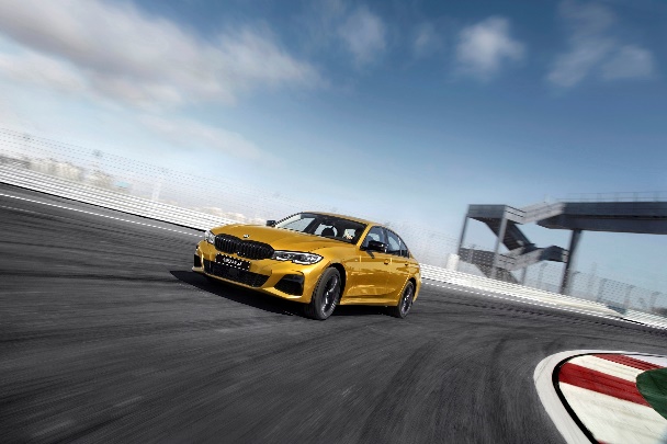 转发这个新BMW 3系，你的秋日好运由它承包！