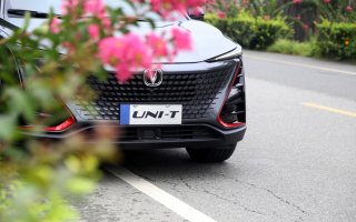 试驾长安UNI-T 1000公里路程与“18岁精神小伙”的深度邂逅