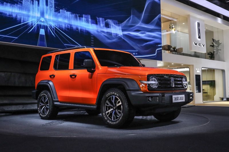 WEY首款智能豪华越野SUV "坦克300" 全球首发