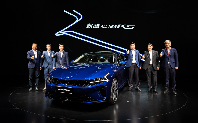 东风悦达起亚国产凯酷(ALL NEW K5)亮相成都车展并于今日首发到店