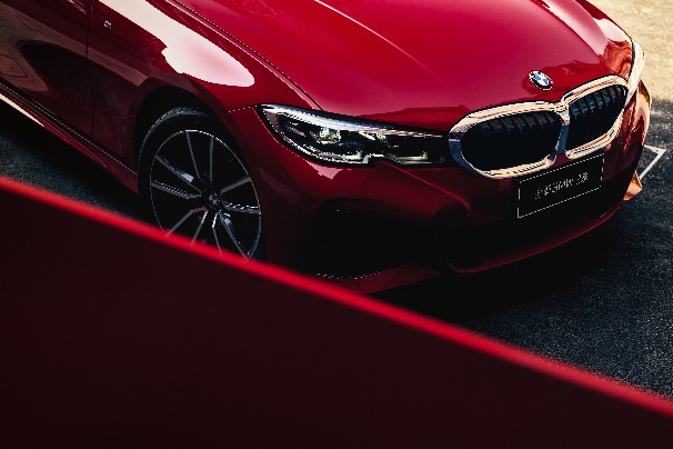 全新BMW 3系拍了拍你：实现梦想的时候到了
