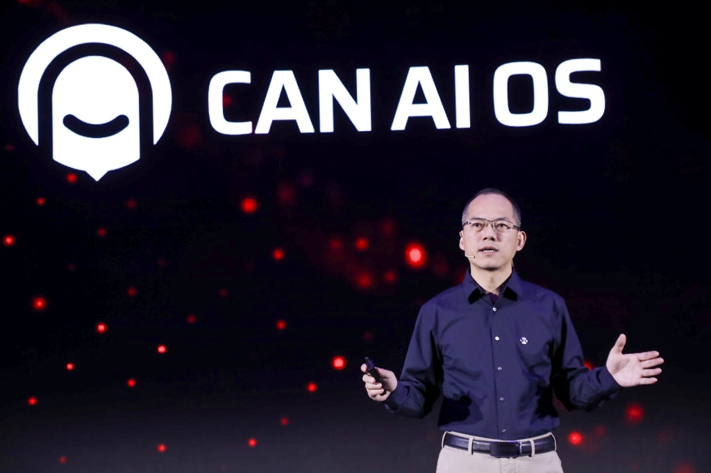 将打造全新“硬件+AI OS+生态服务会员”商业模式