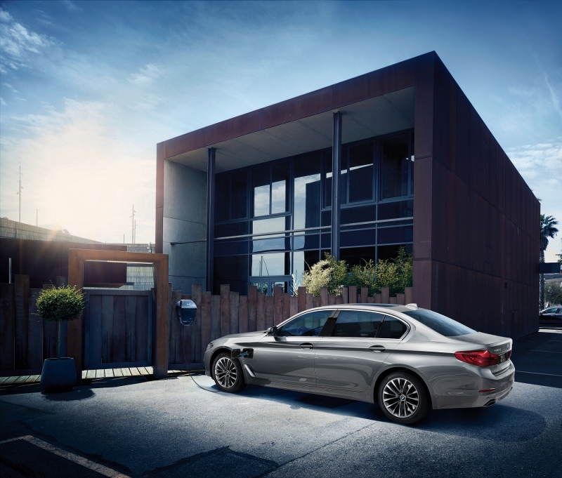 与时代共进 BMW 5系插电式混合动力 里程升级版邀你创想未来