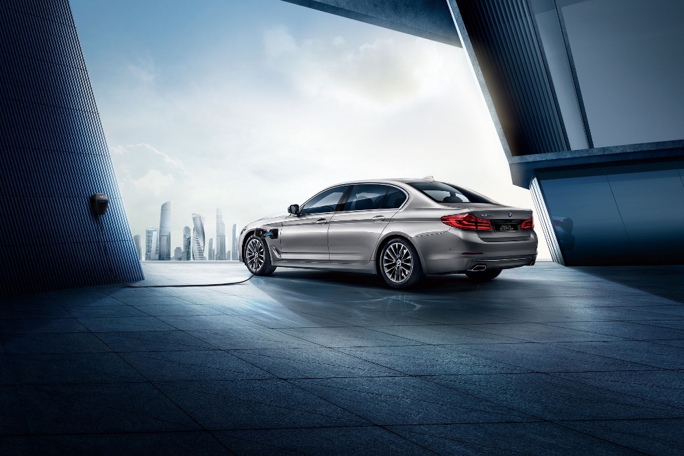 与时代共进 BMW 5系插电式混合动力里程升级版邀你创想未来