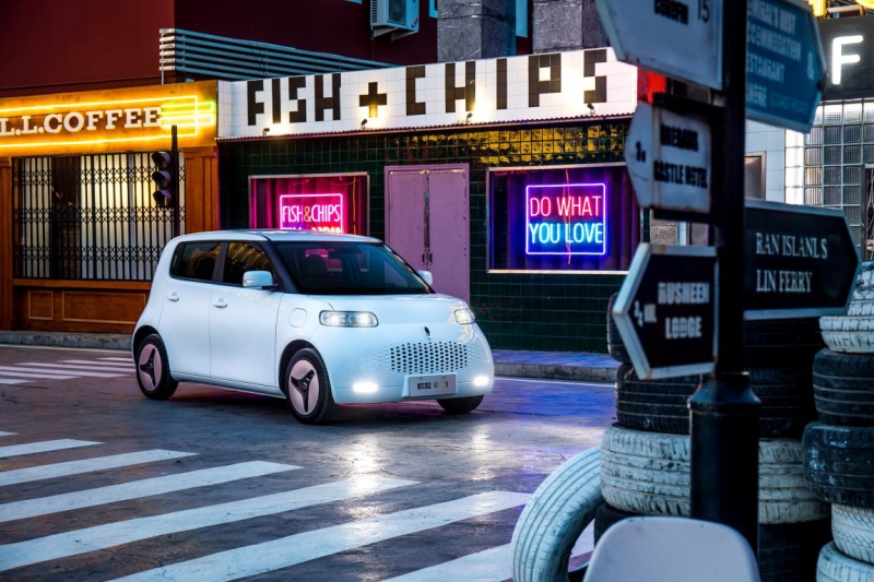 秒杀燃油车 国庆纯电出行欧拉白猫最“行”!