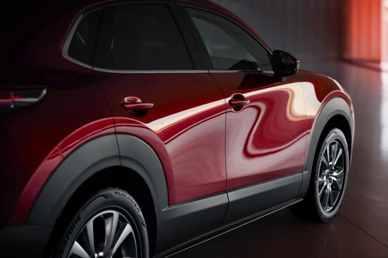 MAZDA CX-30荣膺「2020~2021年度日本汽车殿堂年度汽车设计大奖」