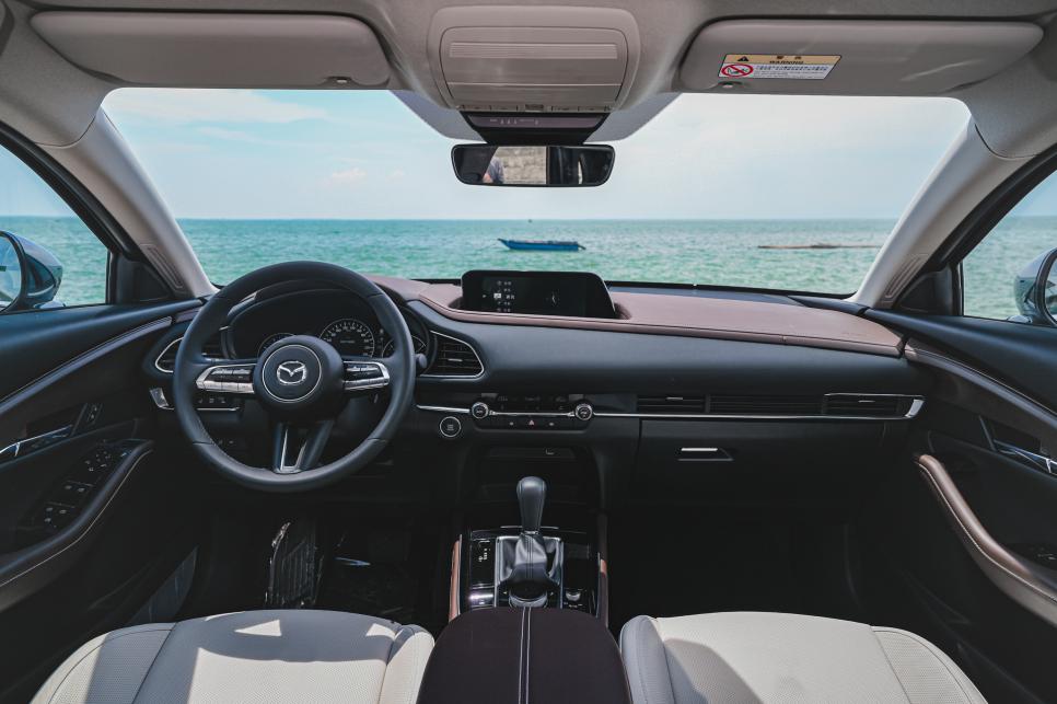 MAZDA CX-30荣膺「2020~2021年度日本汽车殿堂年度汽车设计大奖」