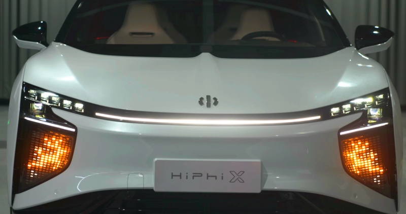 可进化超跑SUV高合HiPhi X发布圣诞“HiPhi 进化秀”