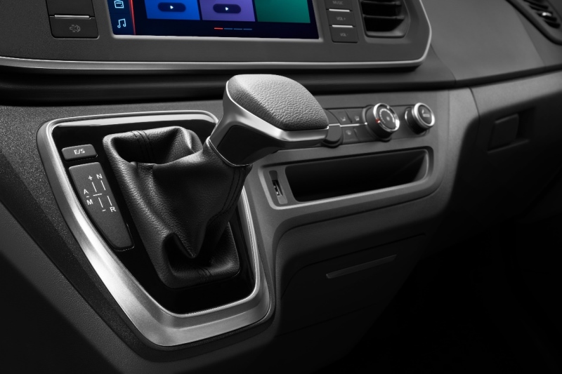 2021款上汽大通MAXUS V80 PLUS焕新上市 新增九座商旅版车型