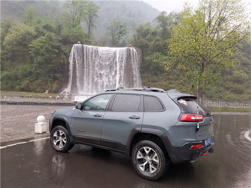跨山越海 与光同行 一位Jeep车主的诗意旅途