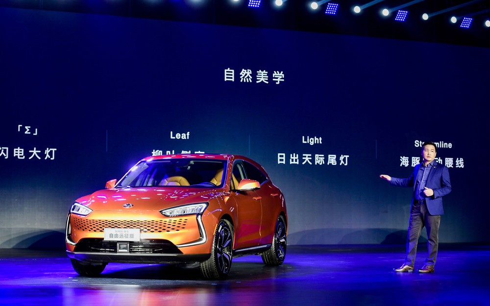 续航1000！赛力斯SF5自由远征版上市“驼峰”智能增程系统亮相