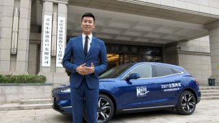 高品质服务两会 赛力斯SF5成新华网全国两会直达车
