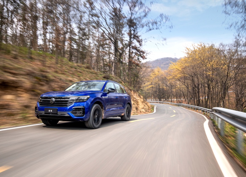 途锐3.0 TSI 锐享版 曜黑运动套装 焕装上新