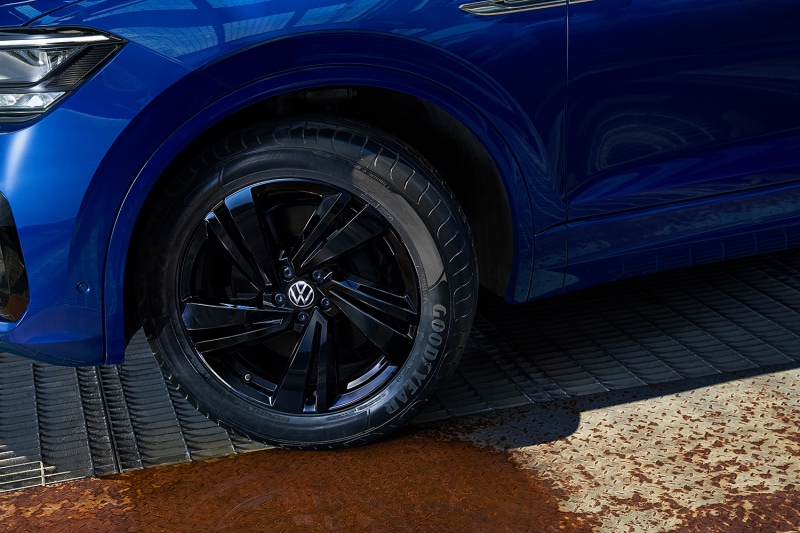 途锐3.0 TSI 锐享版 曜黑运动套装 焕装上新