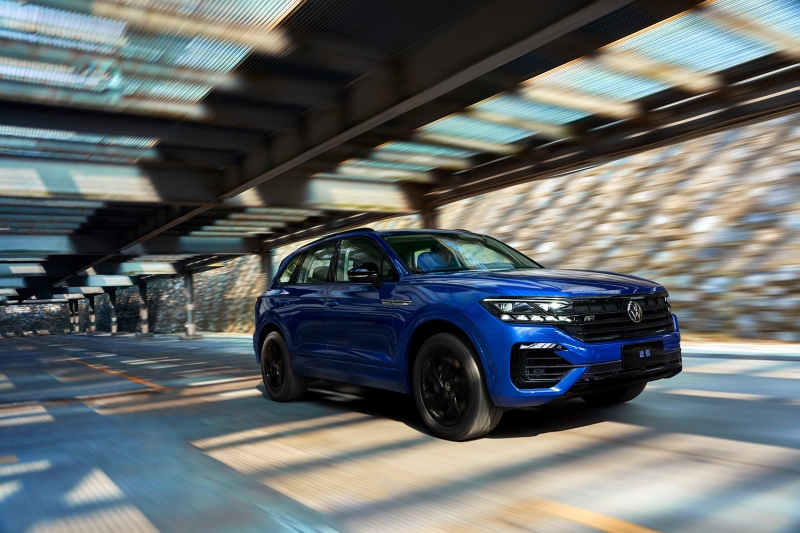 途锐3.0 TSI 锐享版 曜黑运动套装 焕装上新