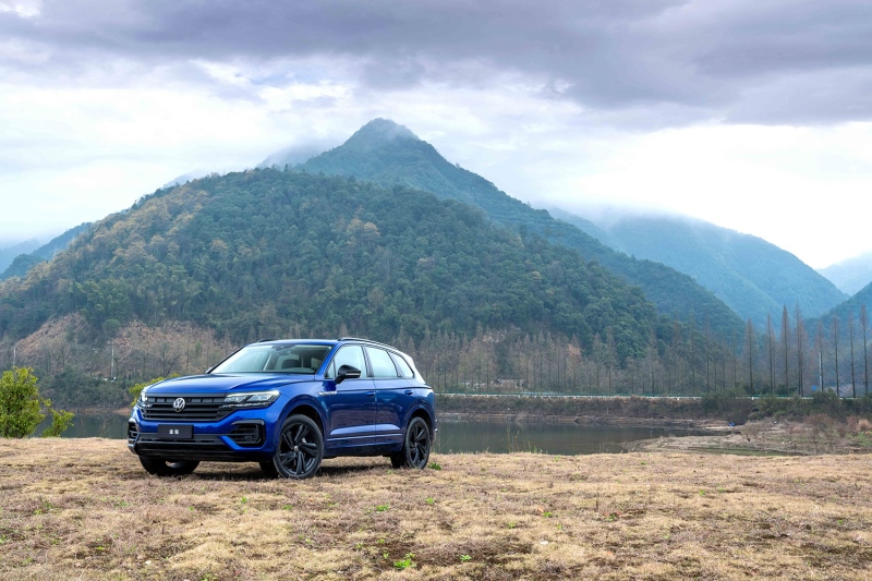 途锐3.0 TSI 锐享版 曜黑运动套装 焕装上新