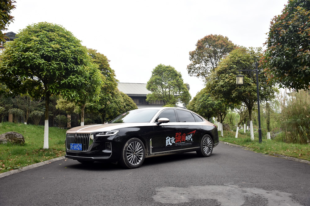 试驾中国旗舰车型 红旗E-HS9、红旗H9