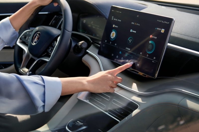 安全智能、全面引领，宋PLUS EV“佩刀”上市 售价16.98万元-18.68万元