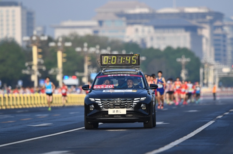 2021北京国际长跑节鸣枪开跑 北京现代第五代 途胜L实力领跑