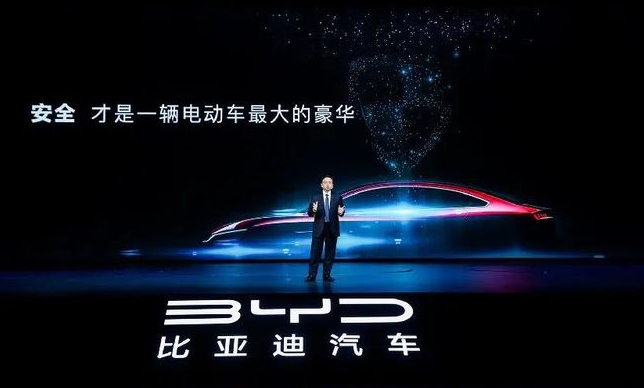 比亚迪汉诠释“安全才是电动车最大的豪华”