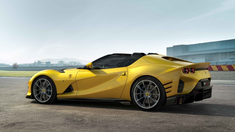 法拉利812 Competizione携手812 Competizione A耀世登场