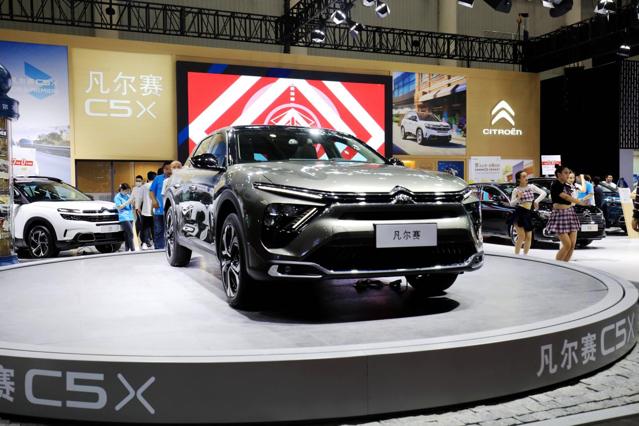 武汉首秀｜东风雪铁龙凡尔赛C5 X 强势登陆华中国际车展