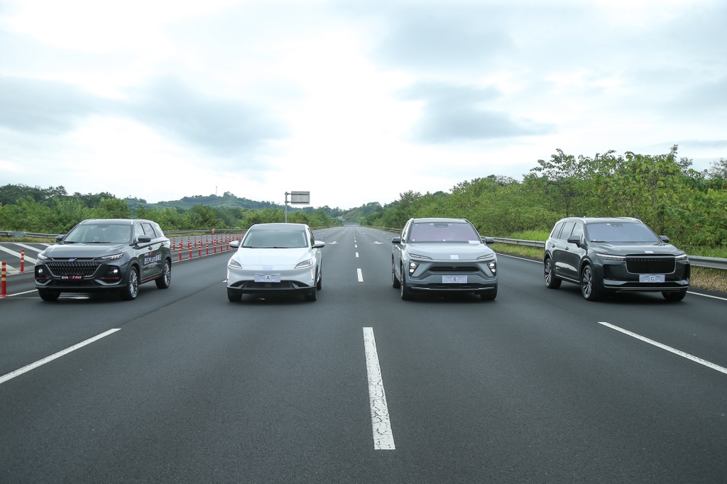 零百加速8.23秒 最高时速214 km/h,欧尚X7 PLUS与新势力同台秀动力