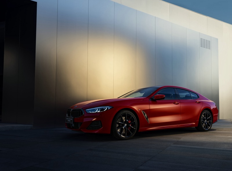 以个性化定制开创运动豪华新境 全新BMW 8系烈焰典藏版燃情上市