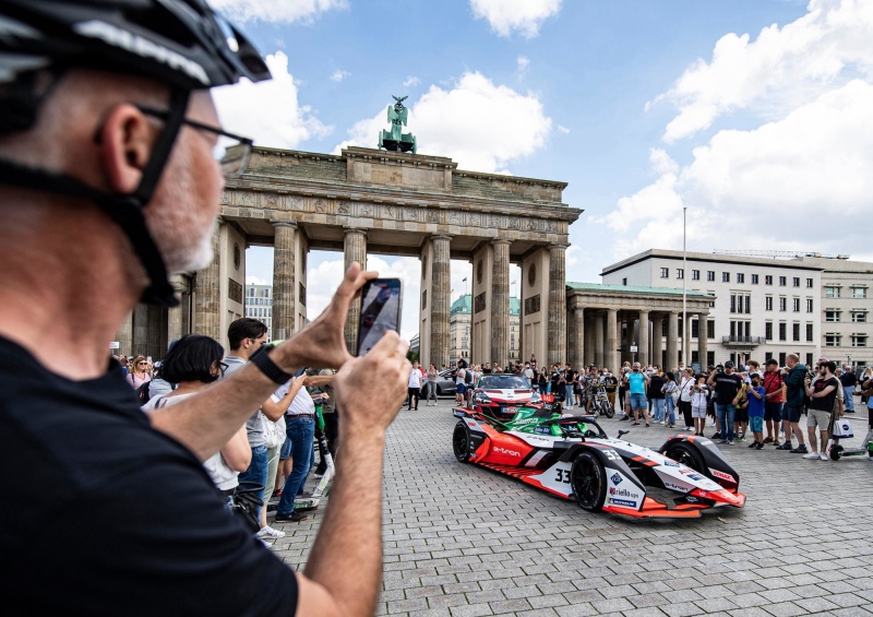 “电动激情不已”：奥迪厂队以14场胜利告别Formula E