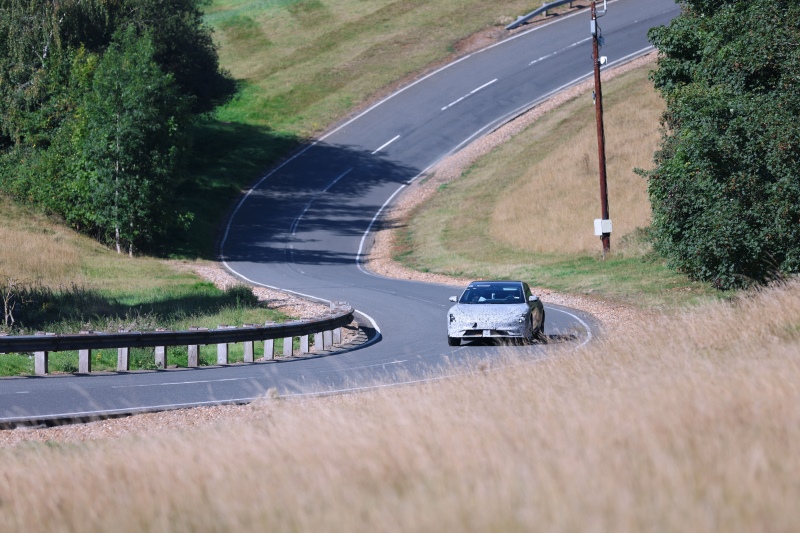 F1威廉姆斯操刀 智己L7英国山路赛道测试谍照曝光