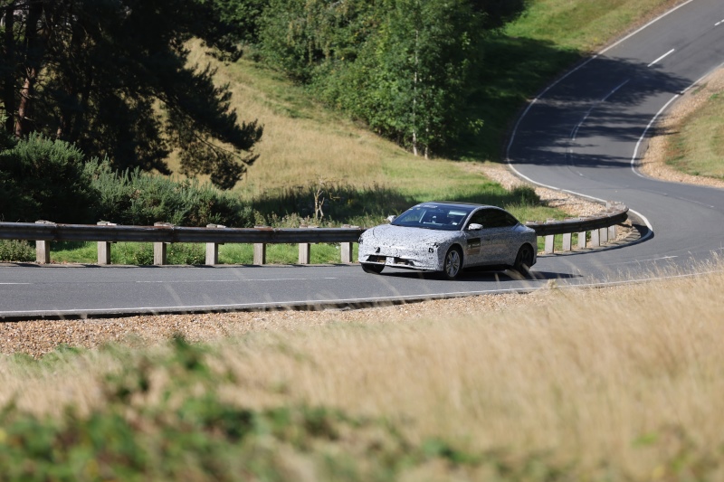 F1威廉姆斯操刀 智己L7英国山路赛道测试谍照曝光