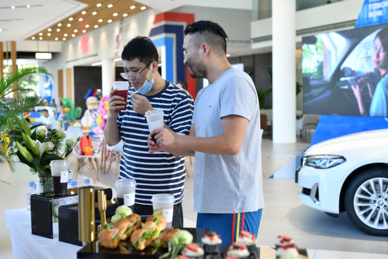 成都中宝BMW官方认证二手车中秋主题活动