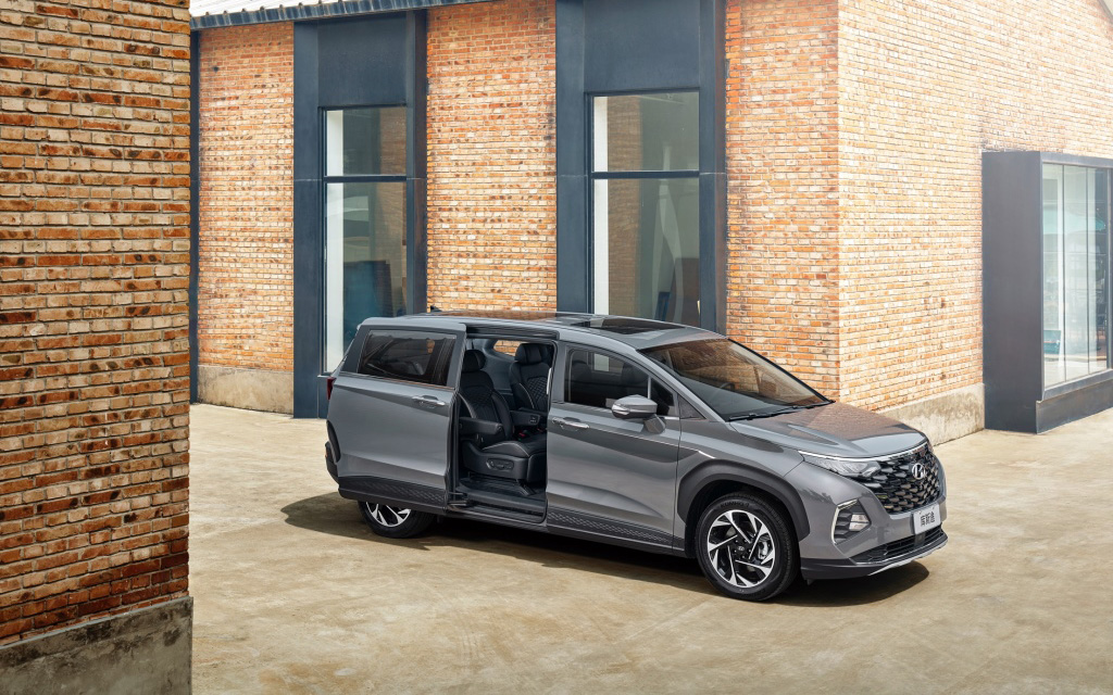 奥德赛、荣威iMAX8、传祺M8的地位危矣！库斯途的定价稳了！