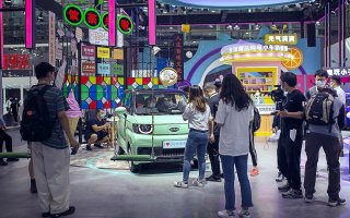 广州车展惊现“太空飞船”奇瑞QQ冰淇淋再出“爆红”场景车