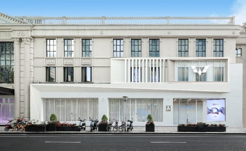 售价8.98万元,KiWi EV“时髦金”内饰高定版于LING HOUSE 重磅上市!