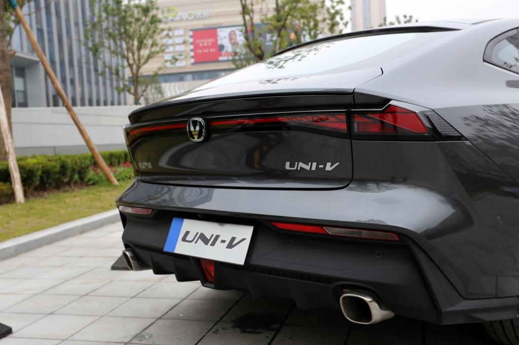 长安UNI-V新车首秀 颜值超能打，不出意外将成为又一爆款