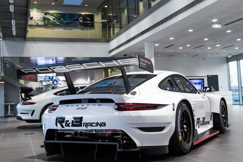 剑指勒芒：保时捷亚太赛车贸易有限公司为中国客户车队交付 911 RSR