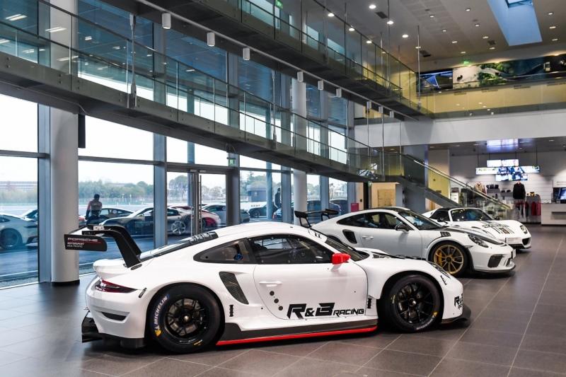 剑指勒芒：保时捷亚太赛车贸易有限公司为中国客户车队交付 911 RSR