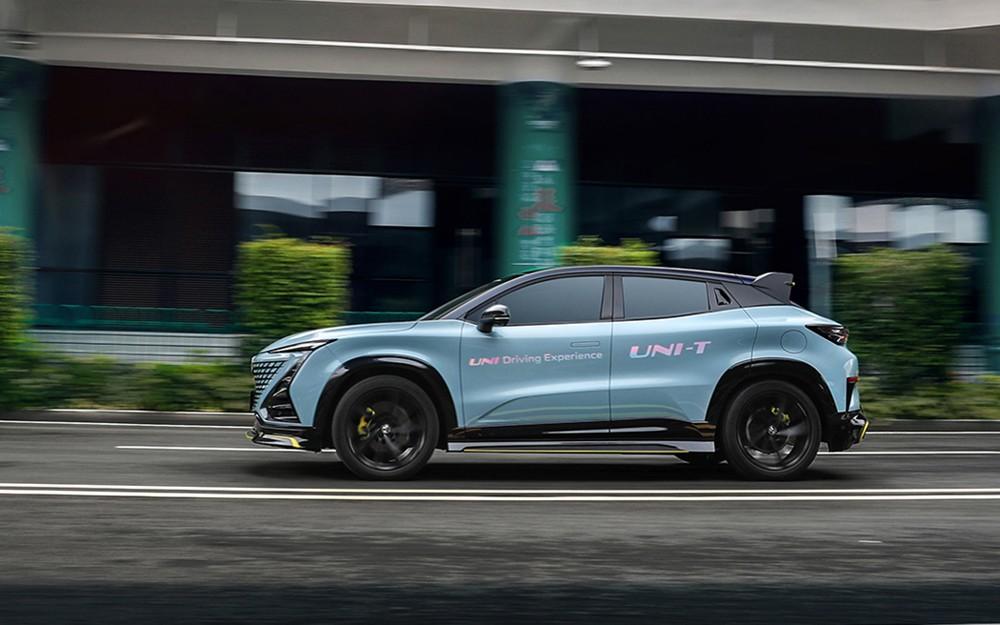 上新了，UNI-T 2.0T车型终于上市，15万完成运动街车梦！