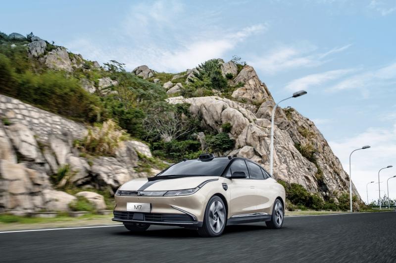 2021全年交付智能纯电车44,157辆，威马累计交付量近9万辆