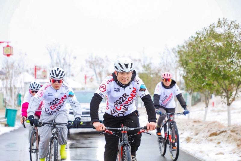 一路阅遍骑行精彩,东风雪铁龙天逸持续引领“4+2”健康出行新生活