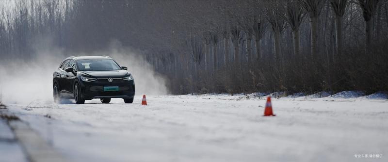 冰雪从容之旅，体验ID.4满电驾趣