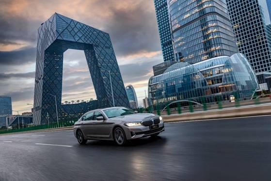 新BMW 5系问鼎2021豪华市场的“必杀技”