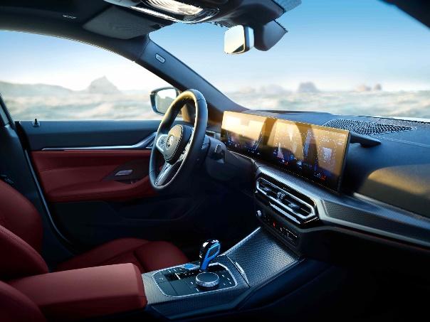 诠释品牌运动魅力,强化电动化攻势 创新BMW i4中国上市