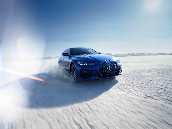 诠释品牌运动魅力,强化电动化攻势 创新BMW i4中国上市