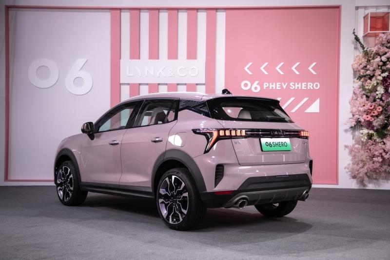领克06 PHEV Shero粉色特别版上市，售价为16.88万元