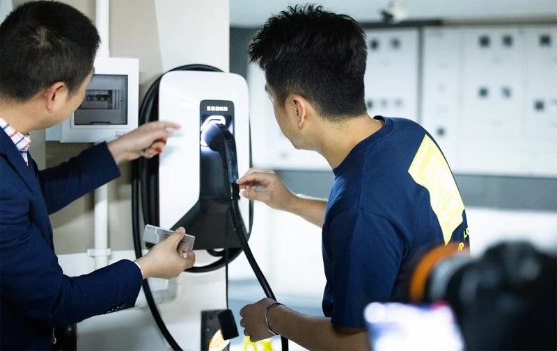 极氪第10000个家充桩交付