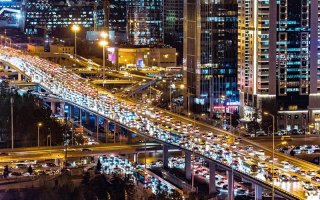 不等灯有多难？福特车路协同帮你解决拥堵难题