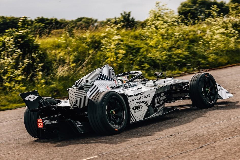 竞而为新 以赛促研 捷豹TCS车队完成第三代Formula E赛车原型车的首次试车