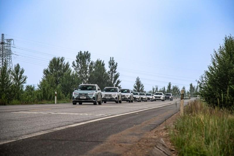 一箱油最长跑1711km，智能媲美电车，影酷如何“封王”？